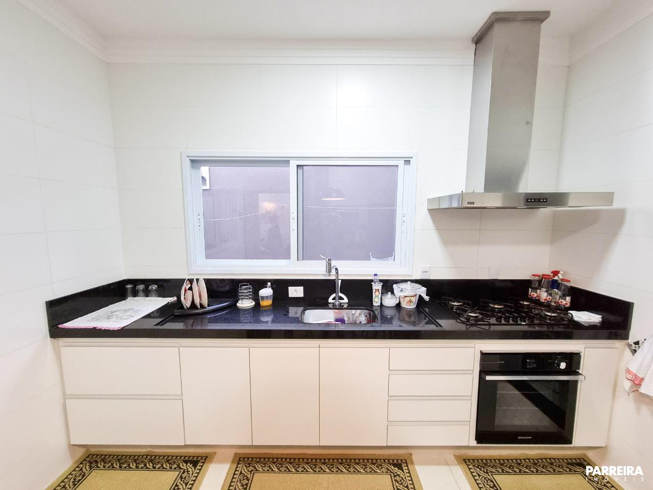 61029821ea490.jpg