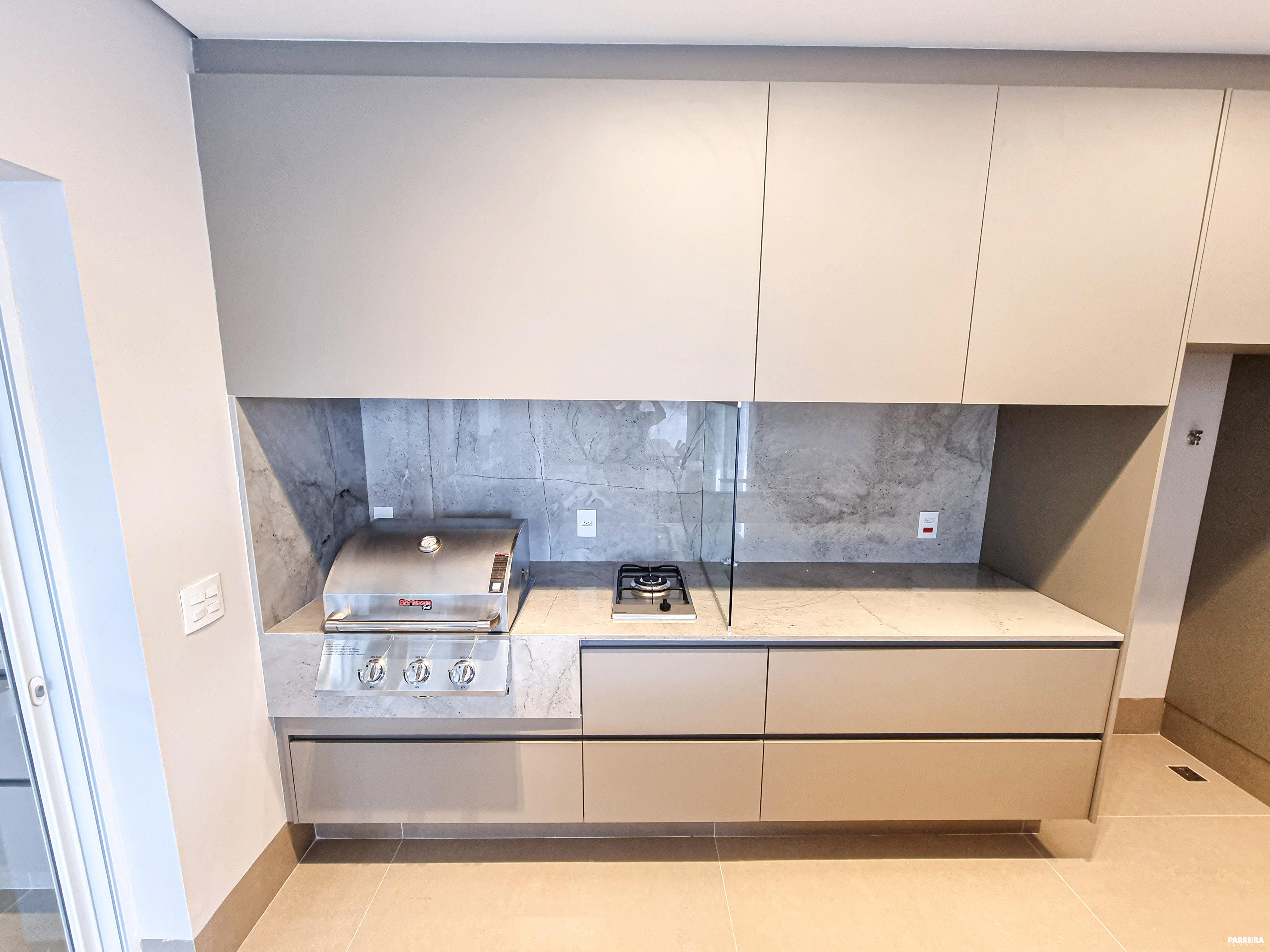 624de6e856800.jpg